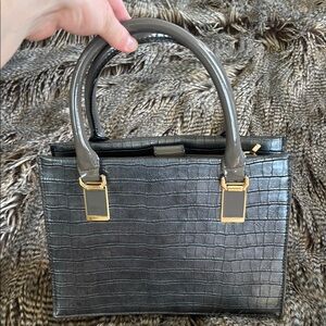 KATE LANDRY Elegant Gray Crocodile-Embossed Handbag